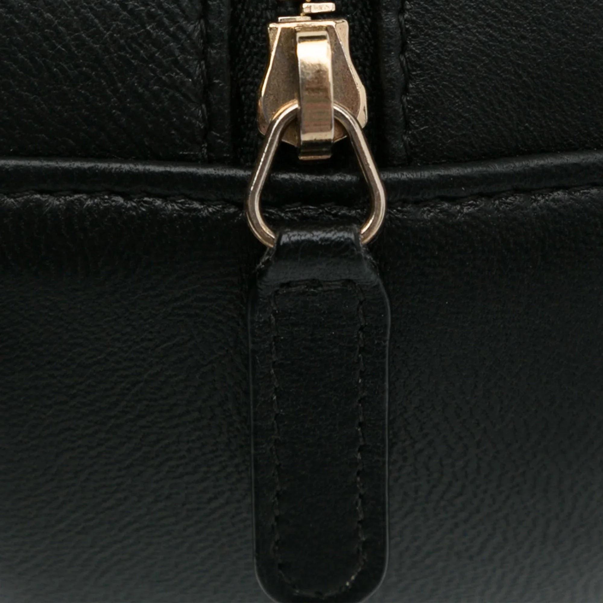 Bag Unisex Pre-Owned Leather Charms Lucky (Good) Chanel Lambskin Round Authenticated Black Crossbody
