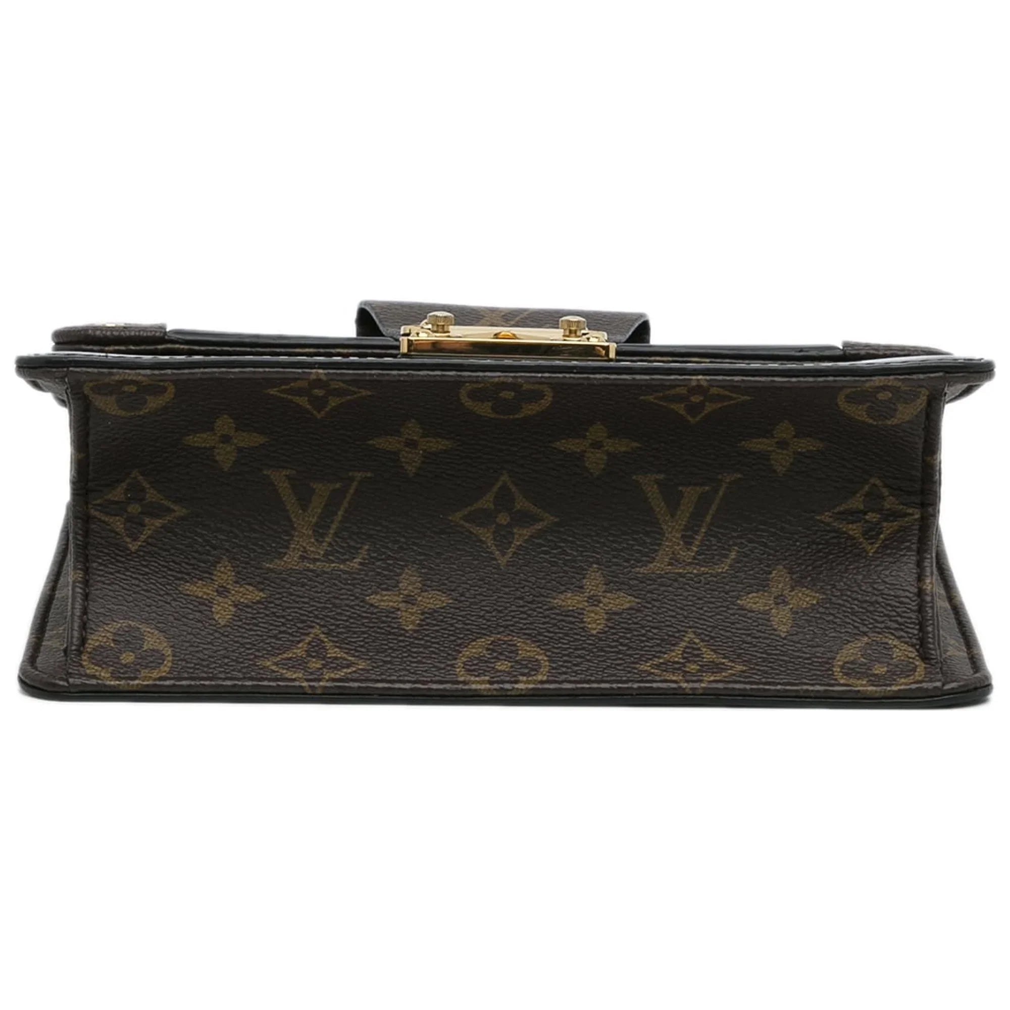 Unisex Louis (Good) Vuitton Vernis Leather Wynwood Crossbody Monogram Authenticated Pre-Owned Bag Black