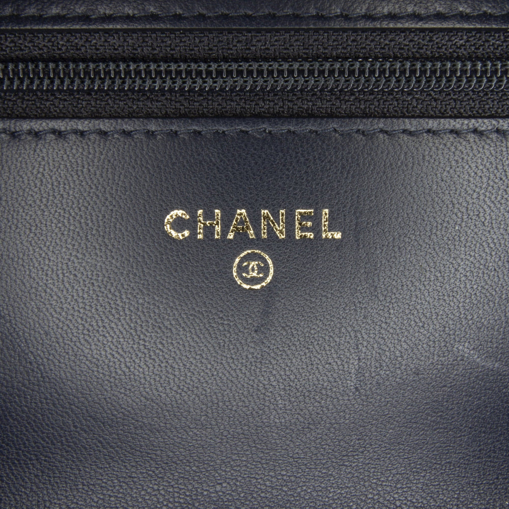 (Good) Lambskin Pre-Owned Leather Crossbody Wallet On Blue Bag Unisex Authenticated Chanel Boy Chain