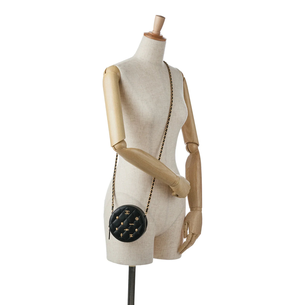 Bag Unisex Pre-Owned Leather Charms Lucky (Good) Chanel Lambskin Round Authenticated Black Crossbody