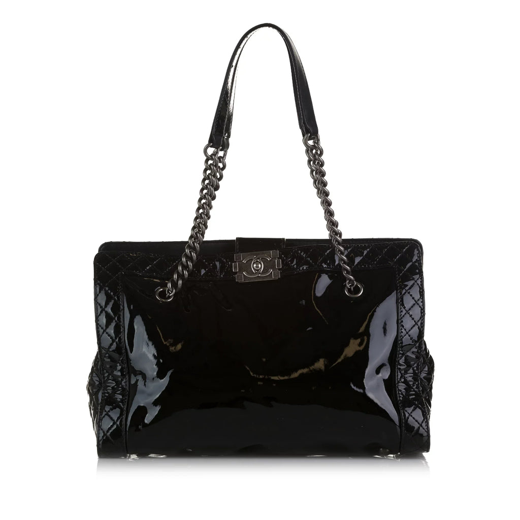 Bag Pre-Owned Black Chanel Authenticated (Good) Tote Reverso Leather Unisex Patent Tote Shopping Boy
