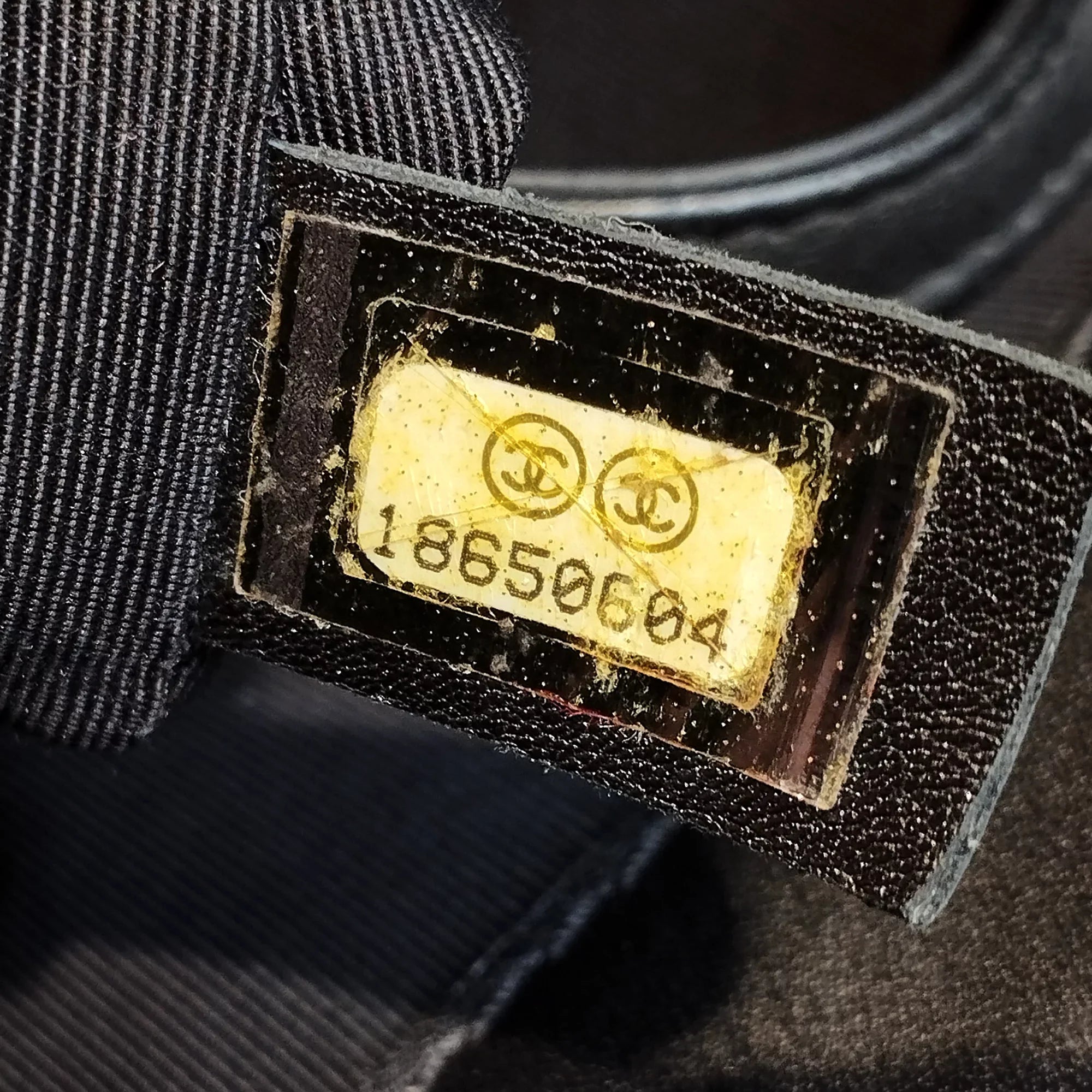 Bag Pre-Owned Black Chanel Authenticated (Good) Tote Reverso Leather Unisex Patent Tote Shopping Boy