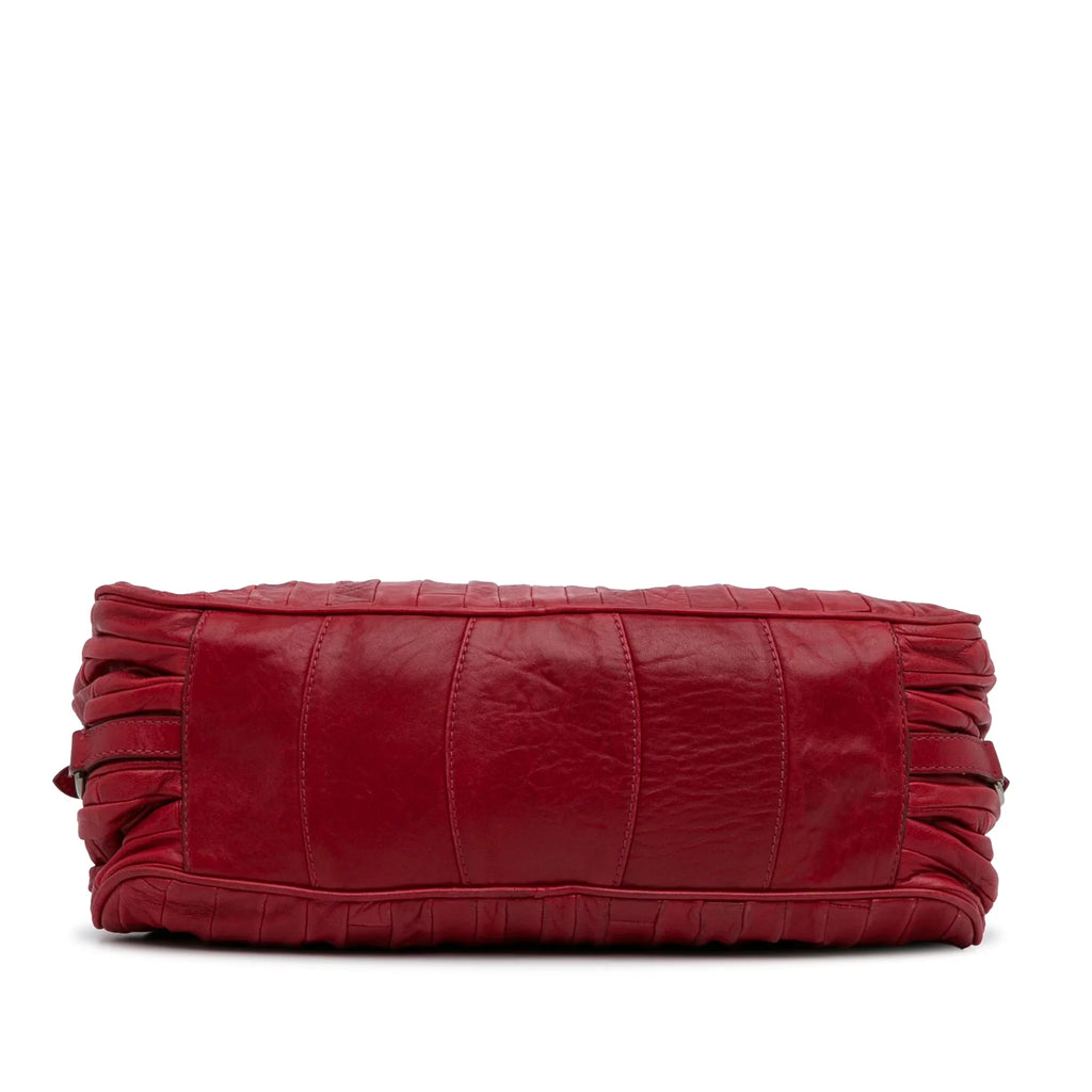 Leather Unisex Miu Bag Tote Miu Pre-Owned (Good) Quilted Authenticated Calf Red