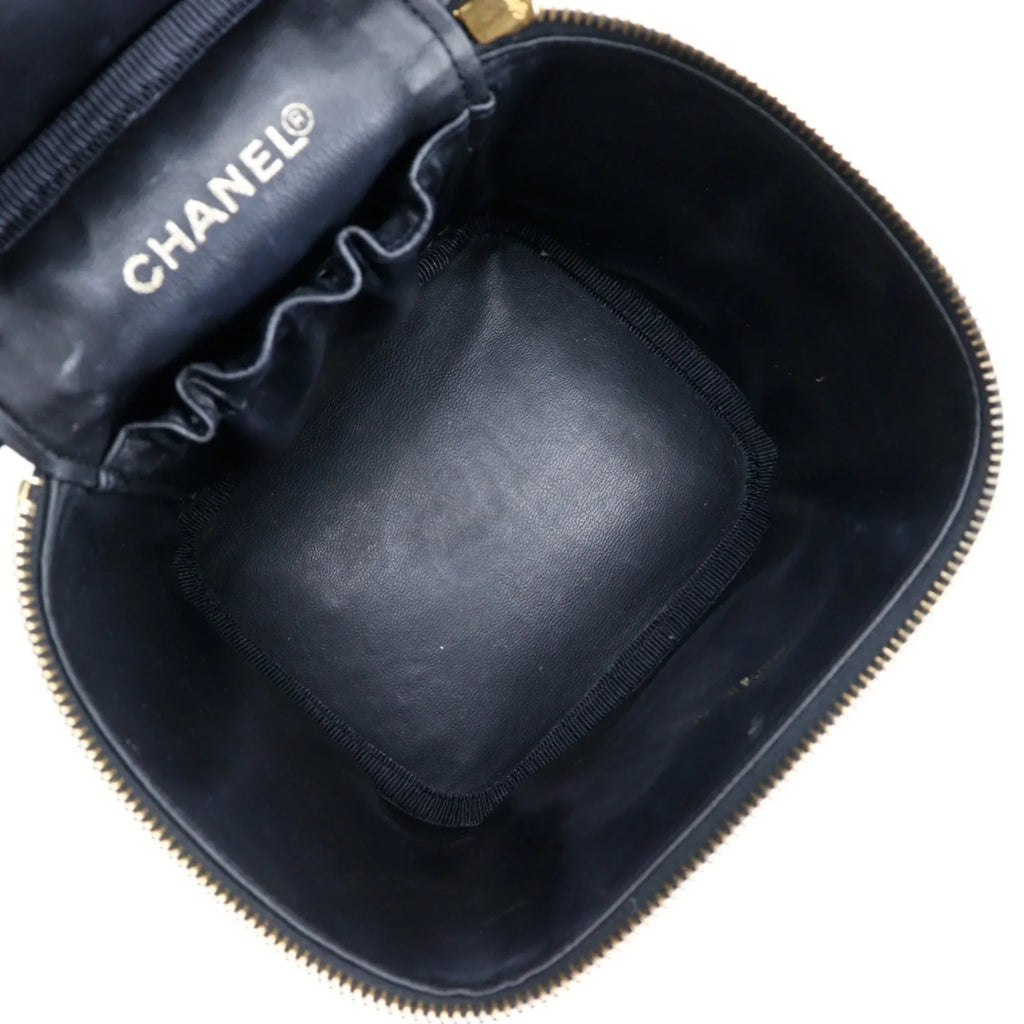 in Mark Vanity Handbag Black Made Matte France (Good) Pre-Owned Skin Coco Caviar Zipper Ladies CHANEL