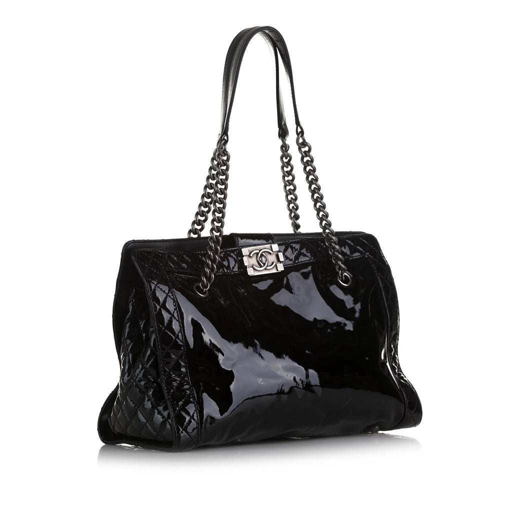 Bag Pre-Owned Black Chanel Authenticated (Good) Tote Reverso Leather Unisex Patent Tote Shopping Boy
