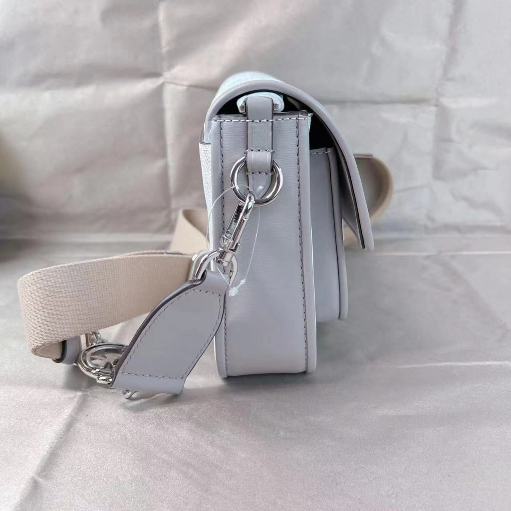MICHAEL KORS MESSENGER BRADSHAW MEDIUM BAG OPT/PGREY 30S1S2BM2B LOGO