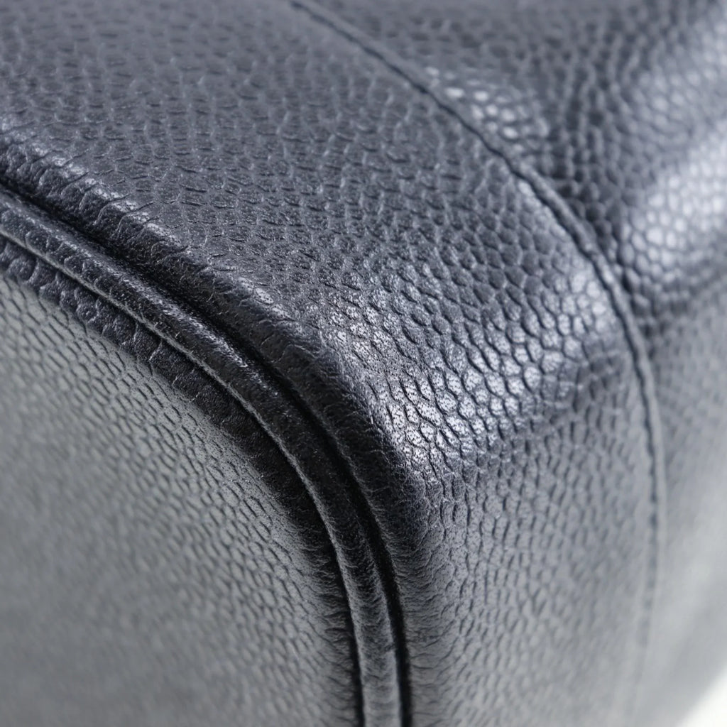 in Mark Vanity Handbag Black Made Matte France (Good) Pre-Owned Skin Coco Caviar Zipper Ladies CHANEL