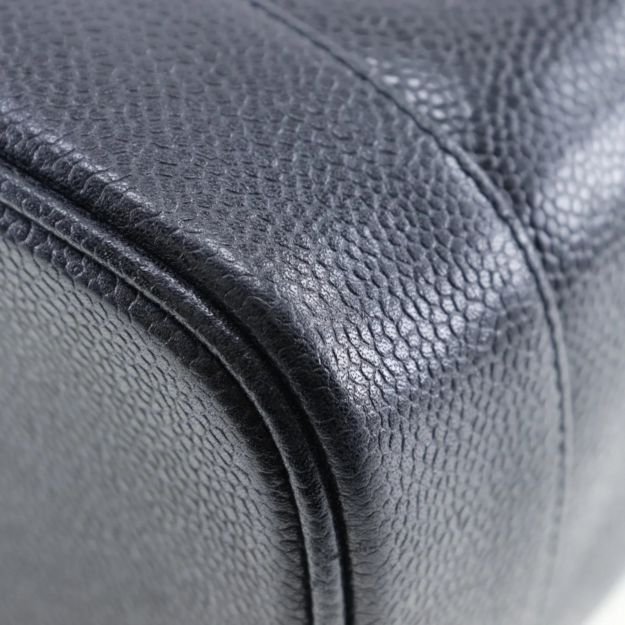 in Mark Vanity Handbag Black Made Matte France (Good) Pre-Owned Skin Coco Caviar Zipper Ladies CHANEL