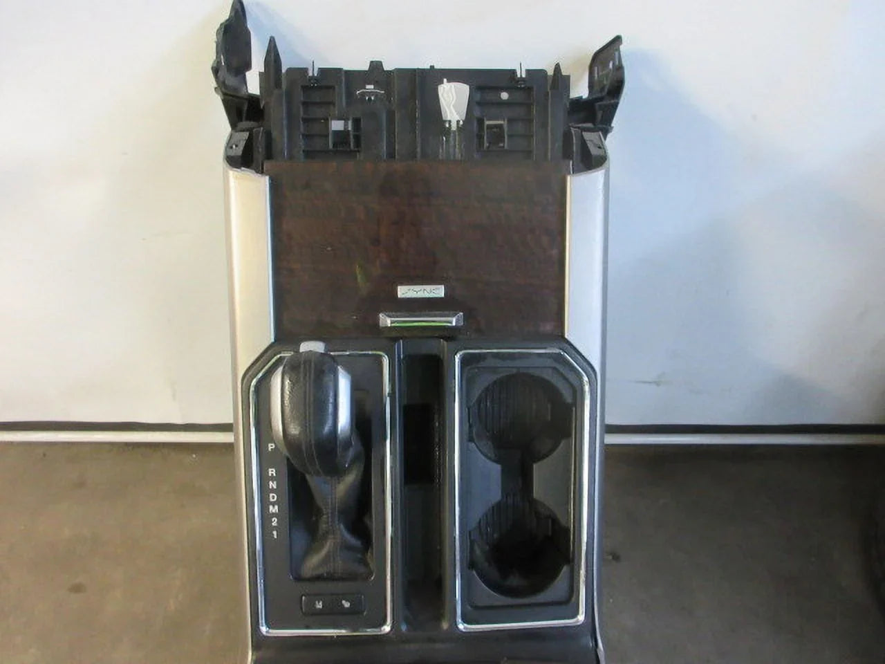 OEM 15-16 F150 Shifter Pre-Owned LKQ Center Floor Assembly Console Ford Interior w/Floor (Good)