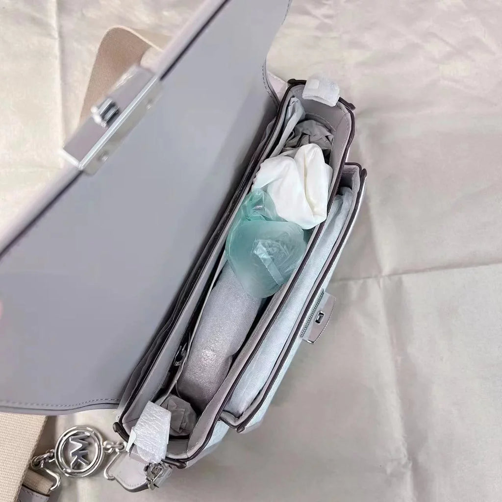 MICHAEL KORS MESSENGER BRADSHAW MEDIUM BAG OPT/PGREY 30S1S2BM2B LOGO