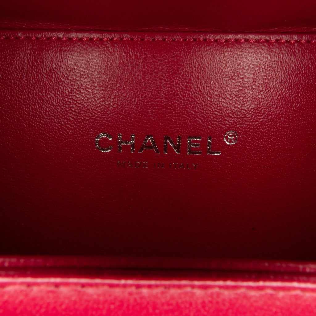 Pre-Owned Caviar Bag Small CC White Leather Vanity Unisex (Like Authenticated Filigree Chanel New)