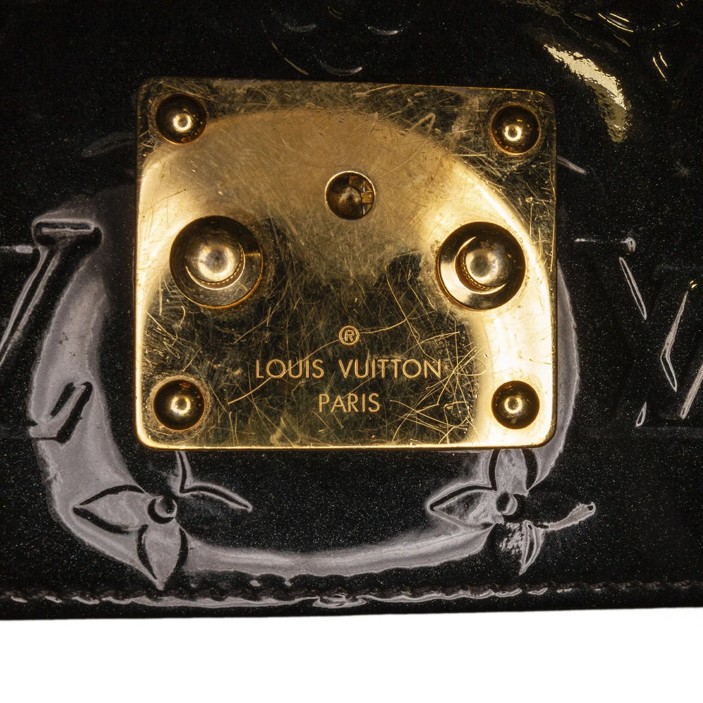 Unisex Louis (Good) Vuitton Vernis Leather Wynwood Crossbody Monogram Authenticated Pre-Owned Bag Black
