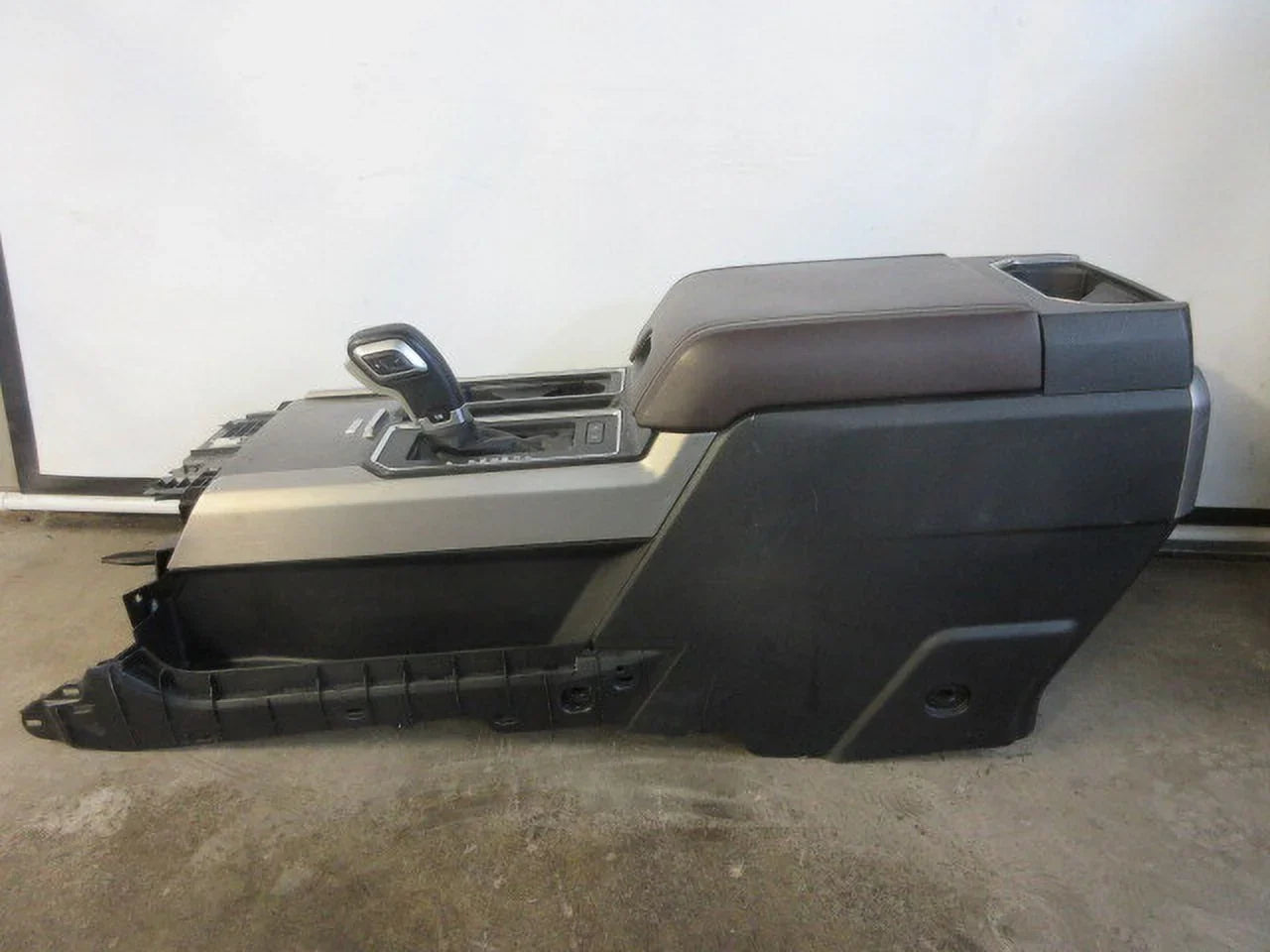 OEM 15-16 F150 Shifter Pre-Owned LKQ Center Floor Assembly Console Ford Interior w/Floor (Good)