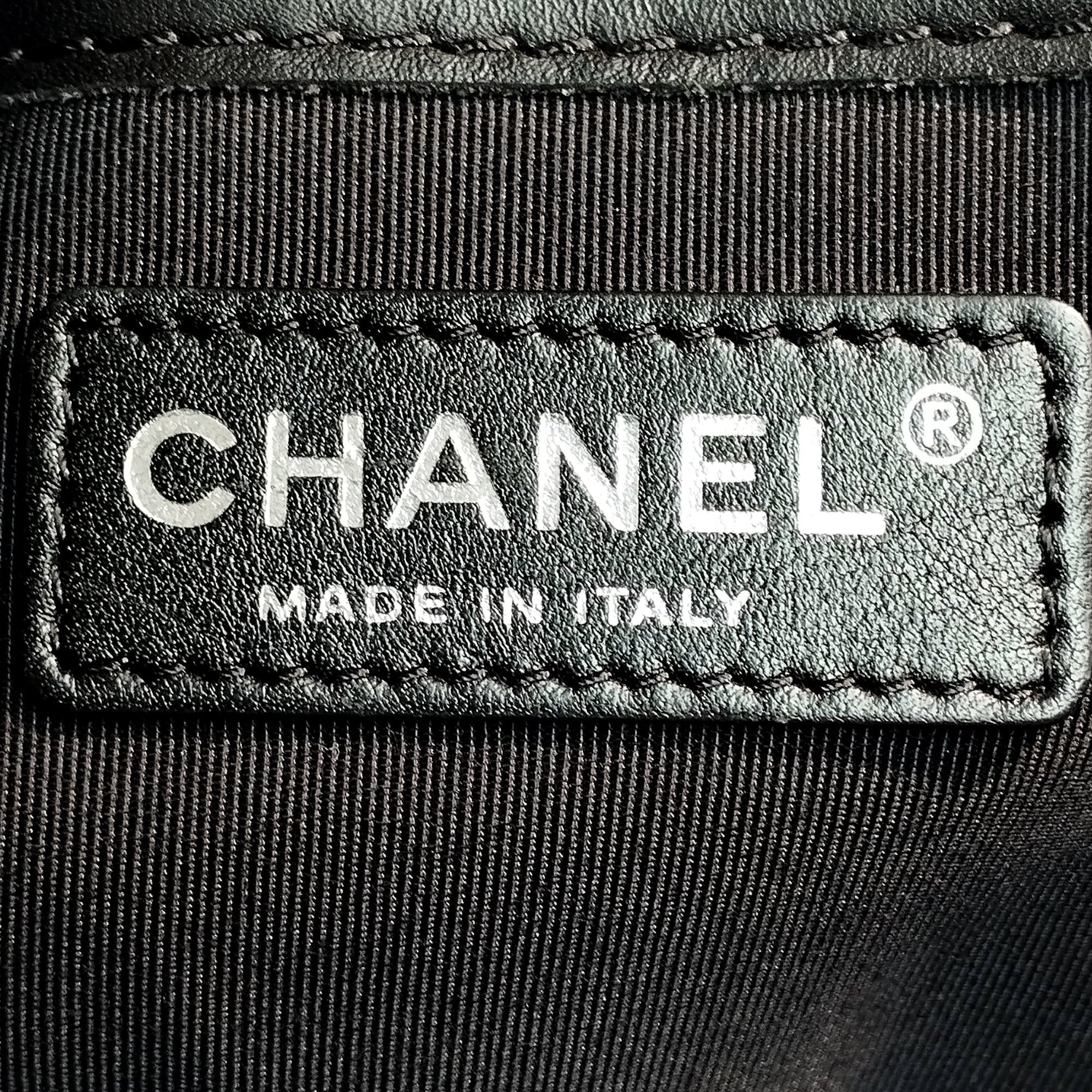 Bag Pre-Owned Black Chanel Authenticated (Good) Tote Reverso Leather Unisex Patent Tote Shopping Boy