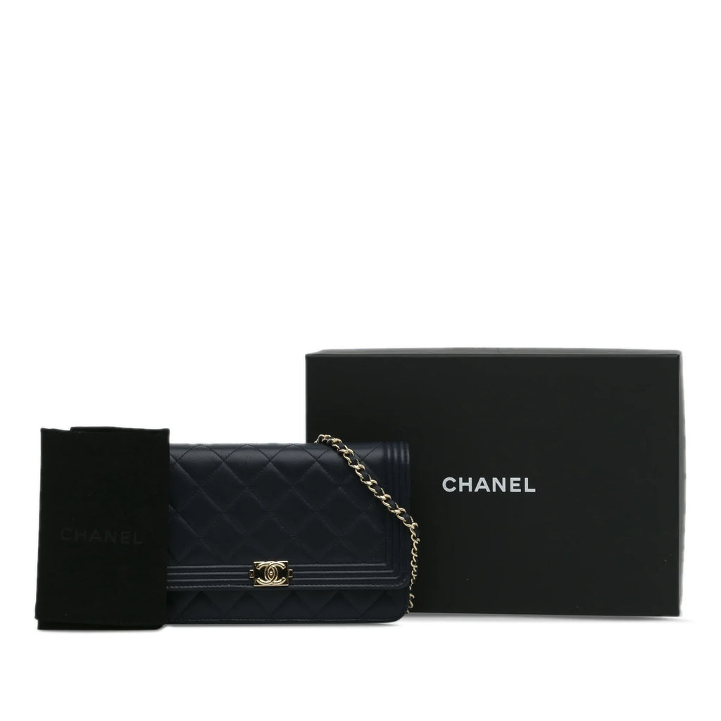 (Good) Lambskin Pre-Owned Leather Crossbody Wallet On Blue Bag Unisex Authenticated Chanel Boy Chain